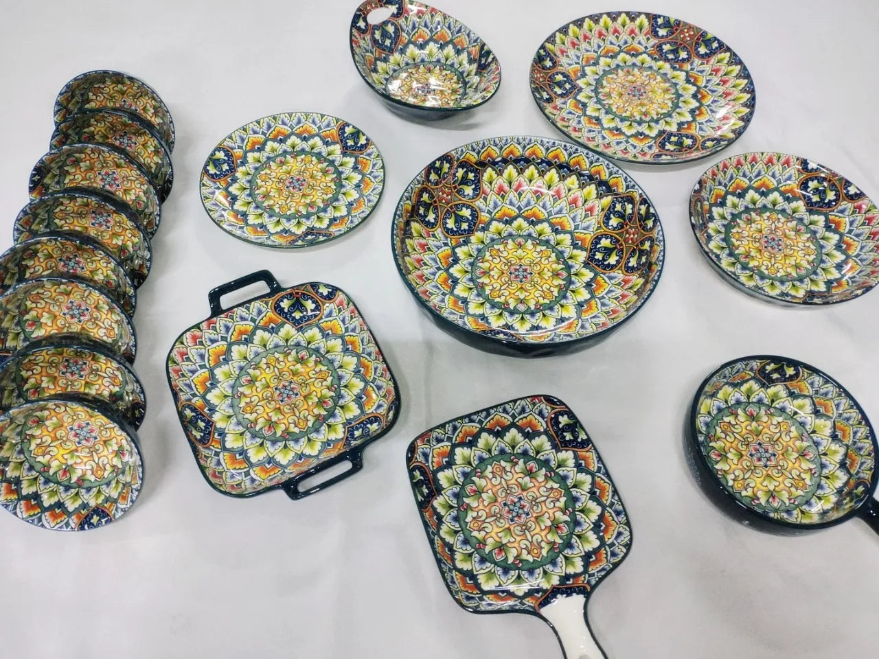 guaungzhou Ceramic Factory Wholesale Moroccan Flower bohemian style Ceramic charger plates Tableware Set for restaurant