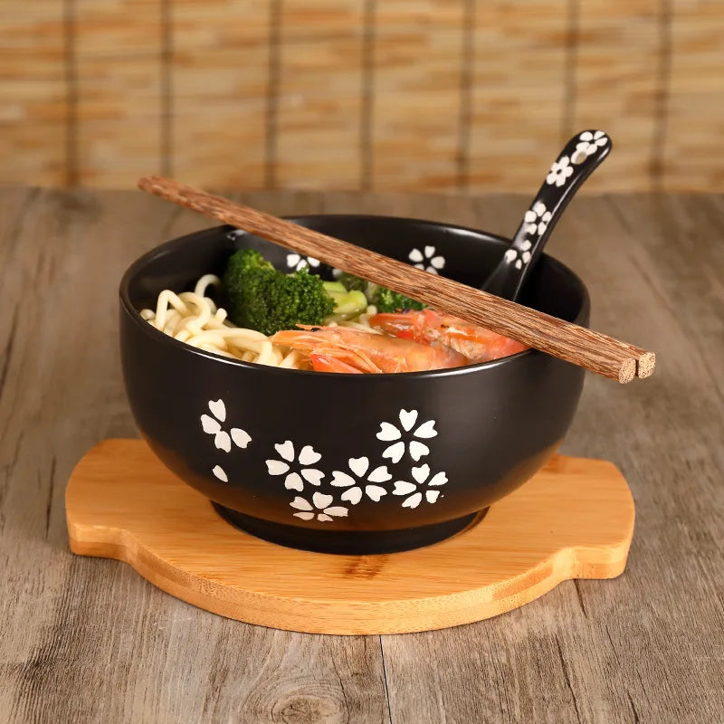 Japanese Ramen Noodle Bowls with Lid Spoon Large Ceramic Soup Bowl Black Hand Drawn Rice Bowl Retro Tableware