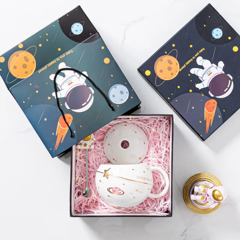 Kawaii Astronaut Cup Space Embossed Planet Mug, Cute Ceramic Coffee Mug, Novelty Mug with Lid and Spoon for Coffee