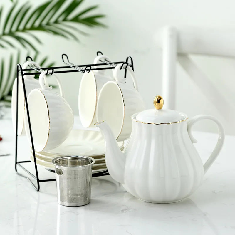 High Quality Factory Supply Fine bone china Gold Tea pot and Cup saucers Ceramic Tea Sets