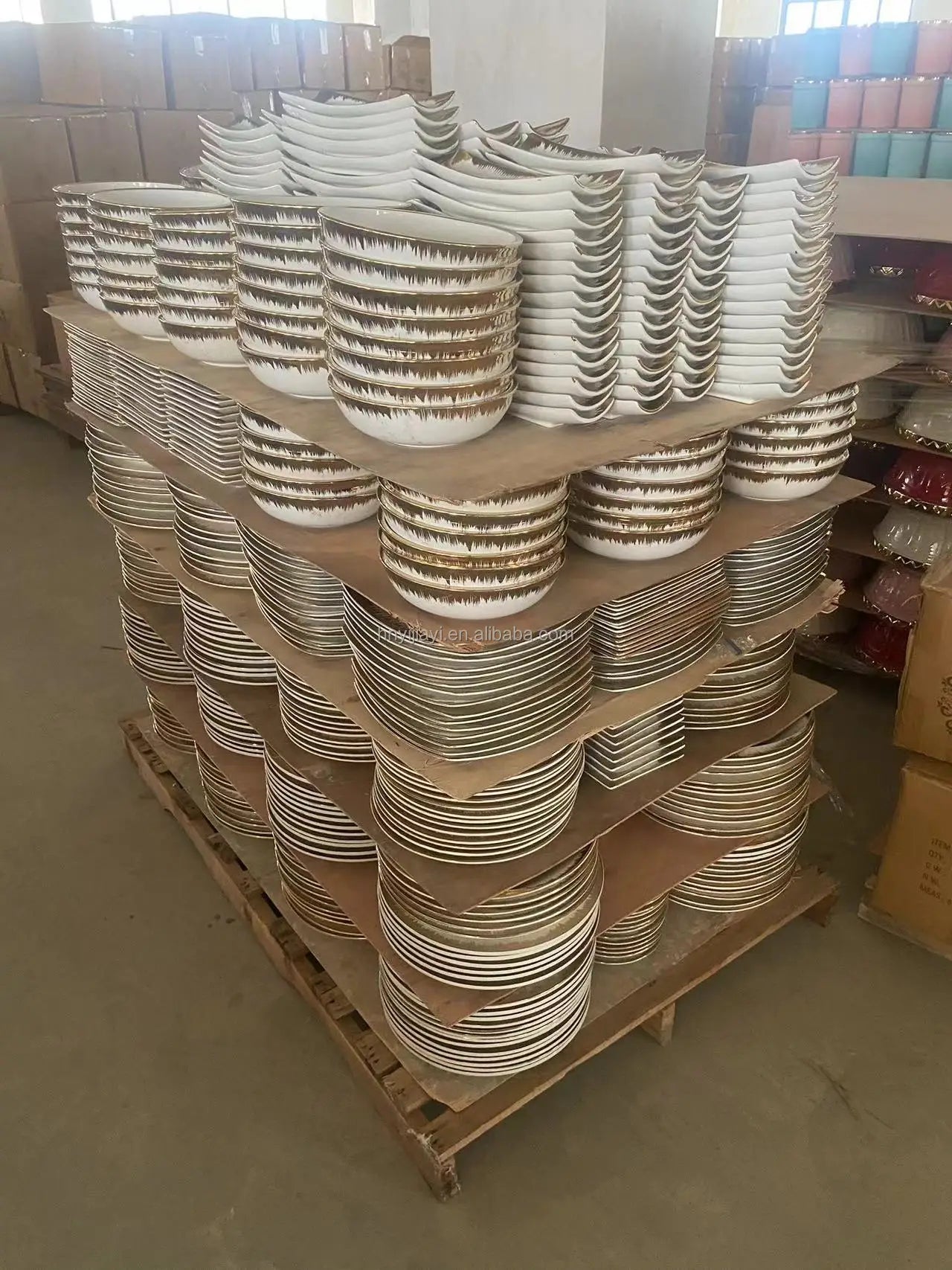 JIUWANG wholesale  Hot Sell Cheap Restaurant Plate With Gold Rim Ceramic Bowls Bulk Ceramic Plates dinner dishes	tableware