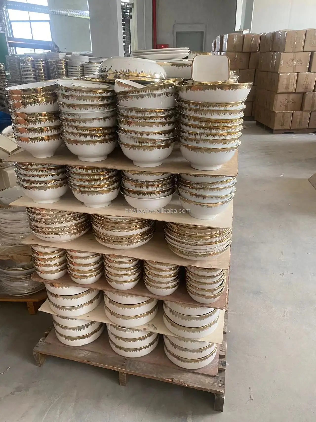 JIUWANG wholesale  Hot Sell Cheap Restaurant Plate With Gold Rim Ceramic Bowls Bulk Ceramic Plates dinner dishes	tableware