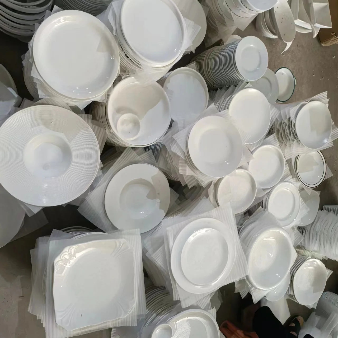 Factory Bulk Sell Stocked White Ceramic Plate Porcelain Plain White Plate Sell By Ton Ceramic Plate & ceramic dish