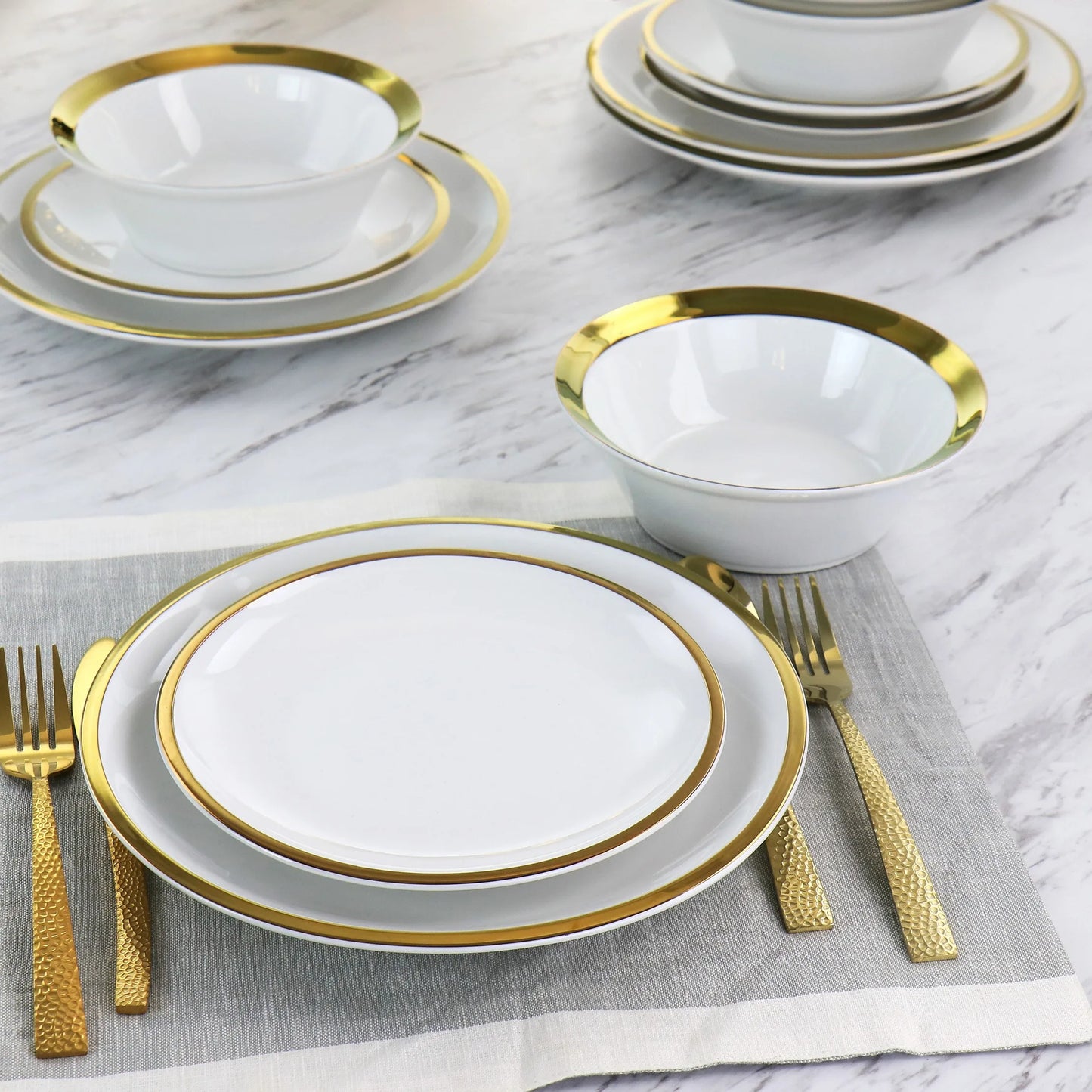 Luxury Sustainable Porcelain Gold Stoneware Ceramic Dinnerware Sets Gold Glazed Stone Color Plant Pattern Stocked Dinner Plates