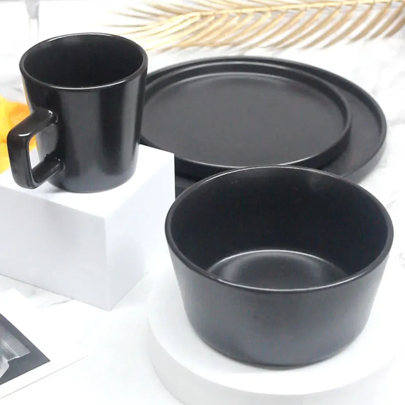 Hot Selling Cheap Restaurant Nordic Style Porcelain Plates Bowl Mug 16 Pcs Luxury Dinnerware Sets Black