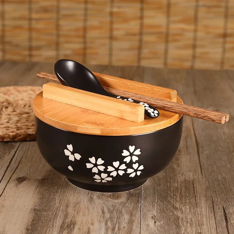 Japanese Ramen Noodle Bowls with Lid Spoon Large Ceramic Soup Bowl Black Hand Drawn Rice Bowl Retro Tableware